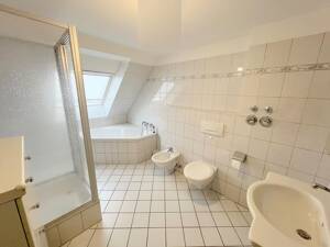 Ruhige Lage - Maisonette-Wohnung mit sonnigem Balkon und Blick ins Grüne – 22395 Hamburg – Vorschaubild 9