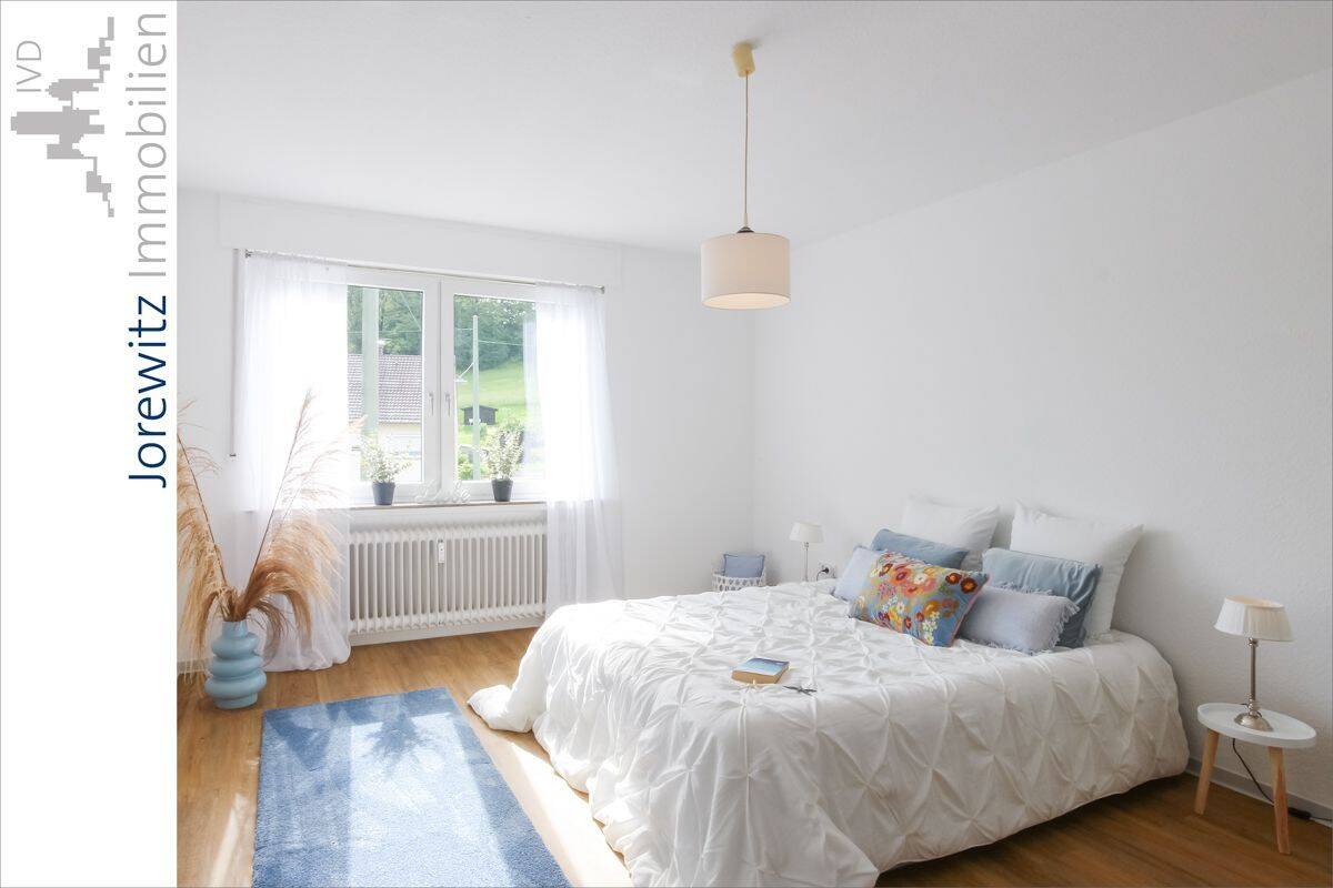 Bielefeld-Sieker: Frisch renovierte 3 Zimmer-Wohnung mit Balkon und Einzelgarage – Bielefeld – Vorschaubild 9