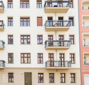 Rarität im Kiez: moderne Dachgeschoss-Maisonette mit Südbalkon – 10249 Berlin – Vorschaubild 2