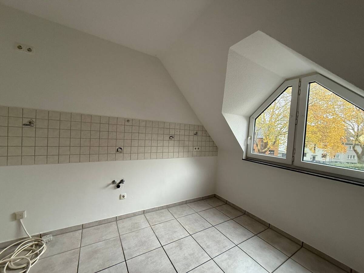 Traumhafte 2,5-Raum-Maisonette-Wohnung mit 3 Balkonen in Essen-Schönebeck ? – 45359 Essen – Bild 1 von 7