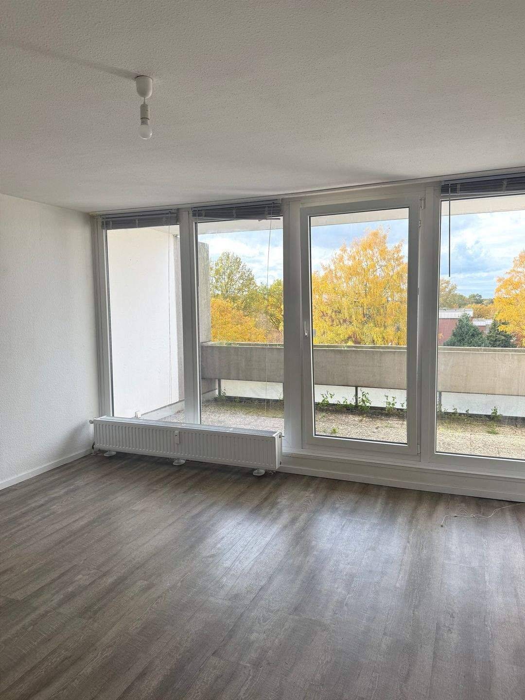 Großzügige 1- Zimmereigentumswohnung mit Balkon & Wellnessbereich im Terrassenhaus in Davenstedt – Hannover – Vorschaubild 9