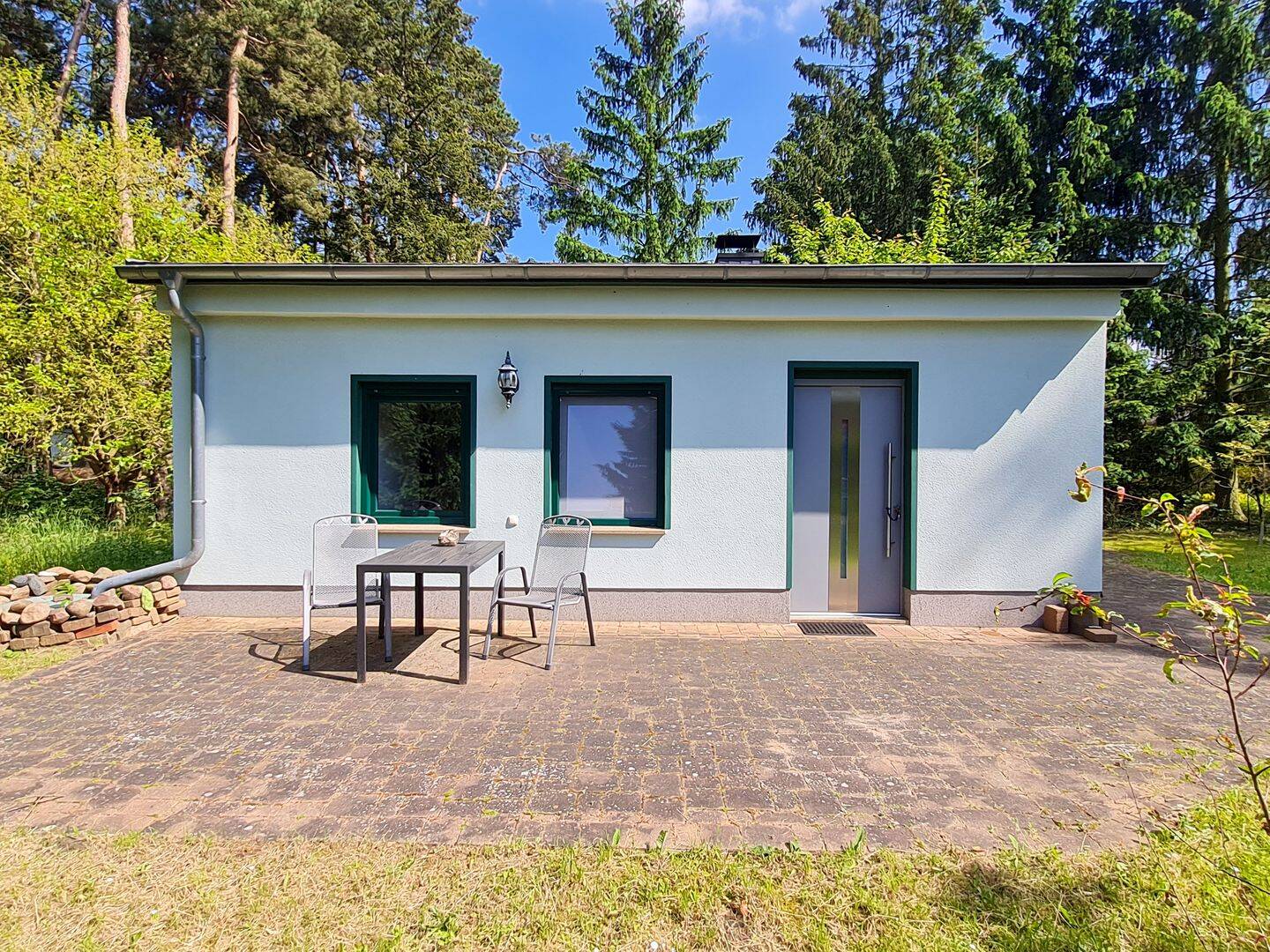 Moderner Bungalow auf idyllischem Freizeitgrundstück