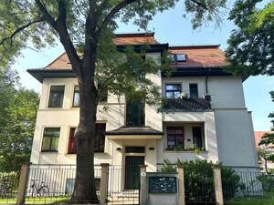 Charmante Wohnung mit Terrasse, Sondernutzungsrecht am Garten zwei Bädern und Stellplatz im beliebten Loschwitz! – 1099 Dresden – Vorschaubild 3