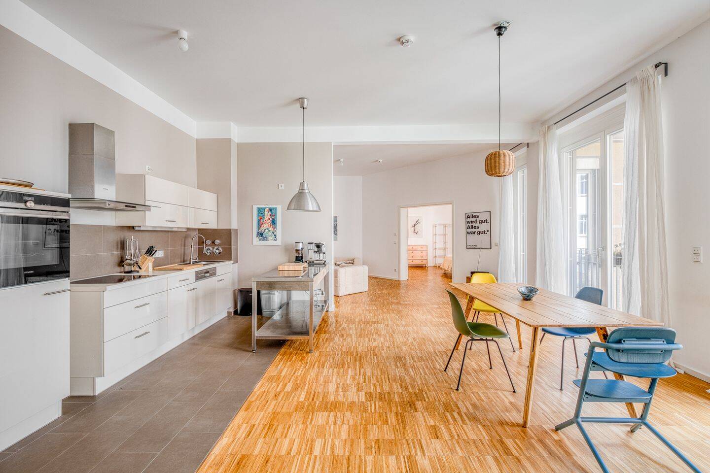 2 bis 3 Zimmer mit Loftcharakter im beliebten Simon-Dach-Kiez