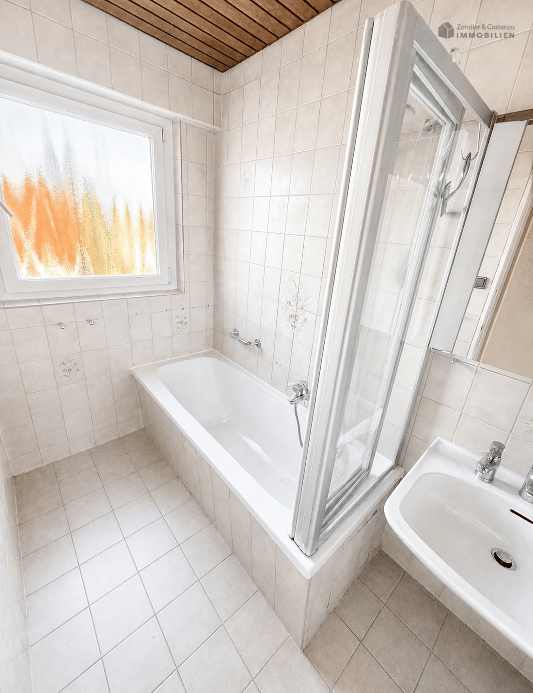 Ruhige Lage in Wangen: 3-Zi.-Whg. mit 80 m² * 2 Balkone * TL-Bad * Garage + Stpl. * Gartenanteil * – Stuttgart – Vorschaubild 4