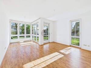 LICHTDURCHFLUTETE ERDGESCHOSSWOHNUNG IN BESTER LAGE SONNENTERRASSE UND TIEFGARAGENSTELLPLATZ – 26135 Oldenburg – Vorschaubild 3