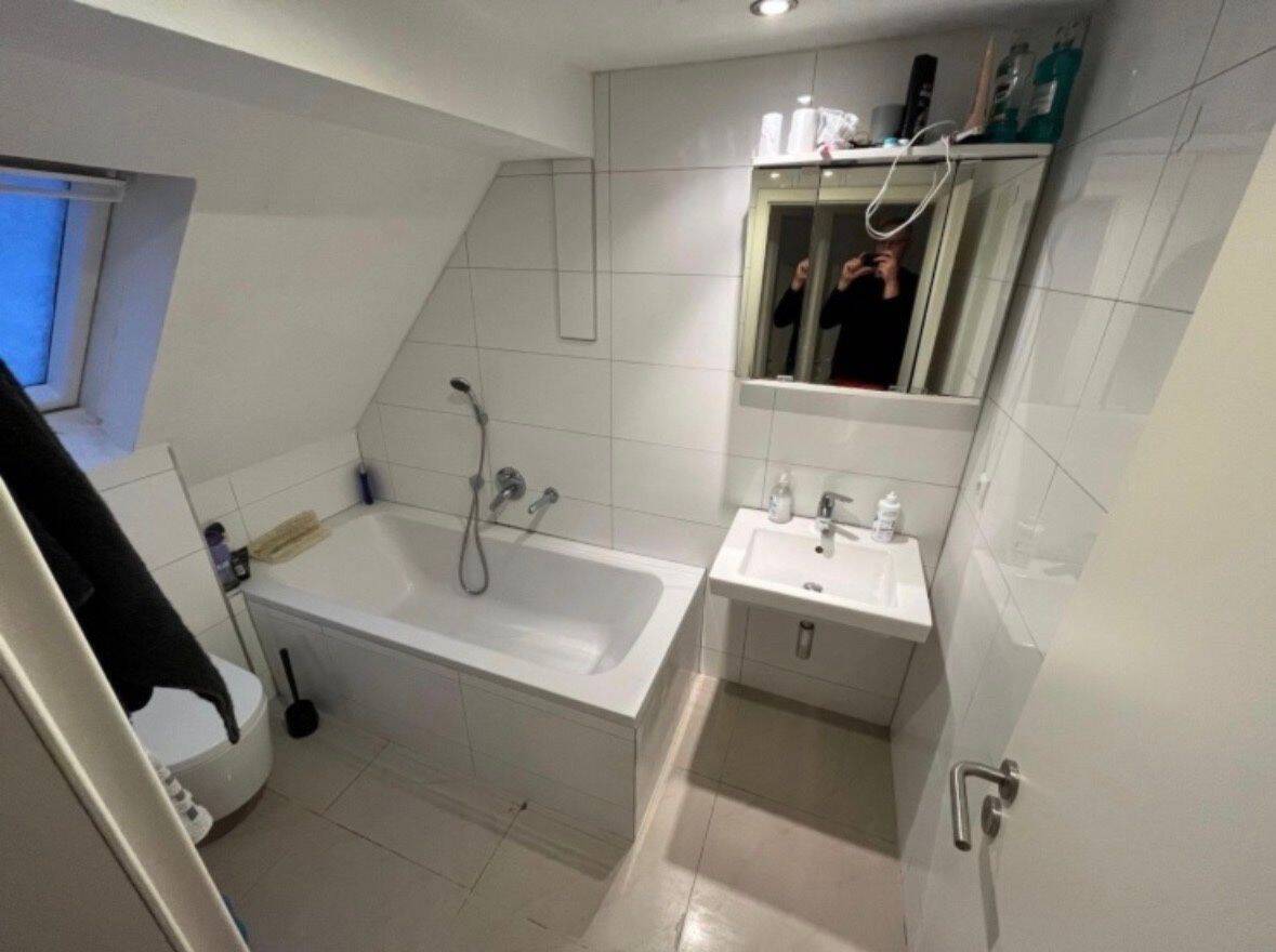 Sehr helles Zimmer in gemütliche Penthouse-WG in Stuttgart-Degerloch – Stuttgart – Vorschaubild 7