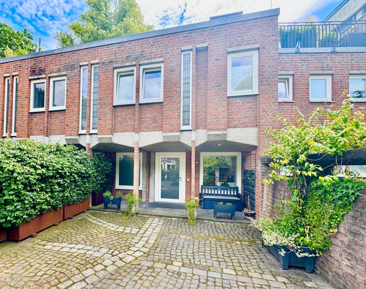 Stilvolle 2-Zimmer EG Wohnung mit 2 Terrassen in grüner Alleinlage von Unterbach – Düsseldorf – Vorschaubild 3