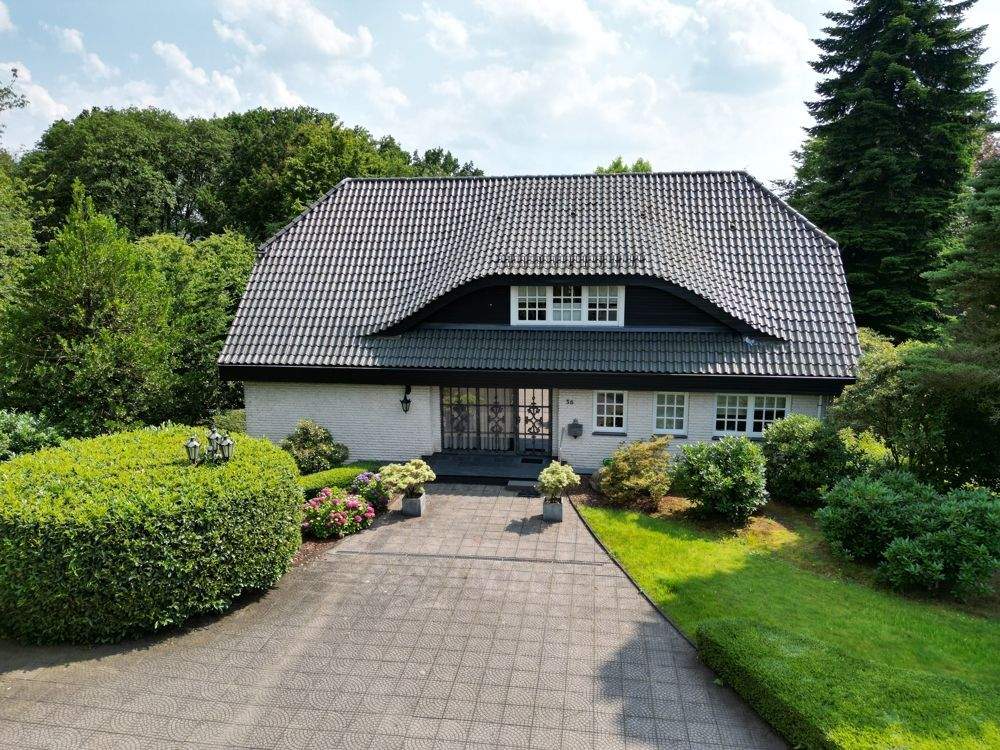 PROVISIONSFREI: EXKLUSIVE VILLA mit EINLIEGERWOHNUNG und EIGENEM PARK in naturnaher BESTLAGE