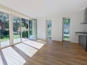 Maisonette-Traum im Hamburger Westen: Wohnen über zwei Etagen mit eigenem Gartenreich – 22559 Hamburg – Vorschaubild 1