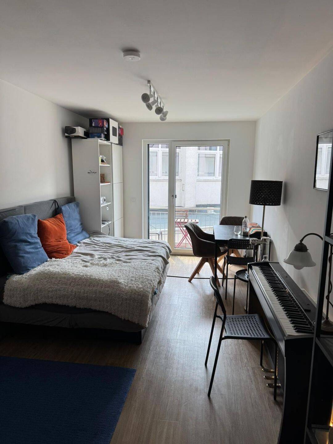 Vollständig möbliertes modernes Studierenden-Apartment in Augsburg Zentrum – Augsburg – Vorschaubild 5