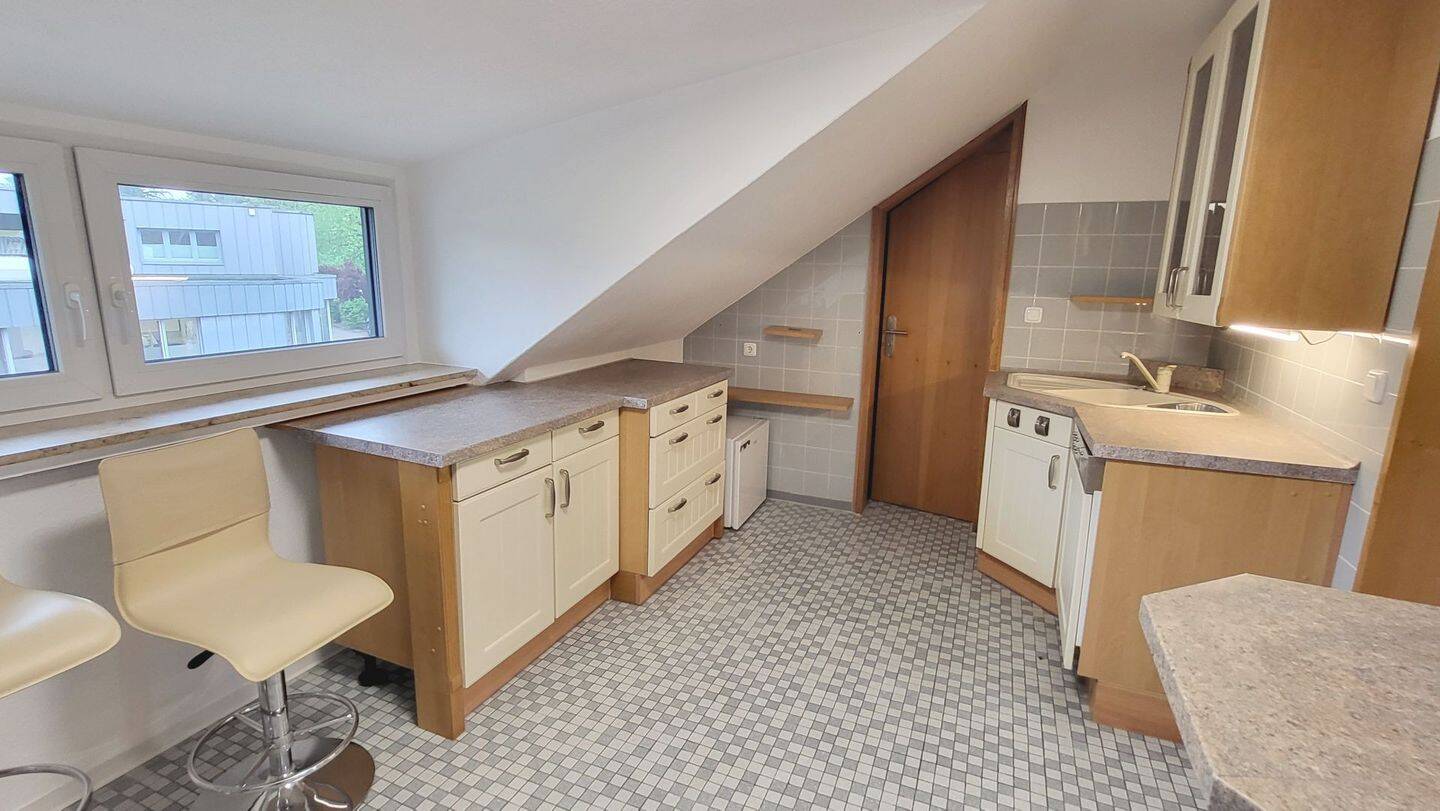 Gemütliche Wohnung mit ausgebautem Dachgeschoss & Einbauküche – Osnabrück – Vorschaubild 3