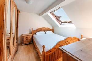 Charmantes Dachgeschoss-Apartment mit 2 Zimmern und Ausbaupotenzial – 51377 Leverkusen – Vorschaubild 2