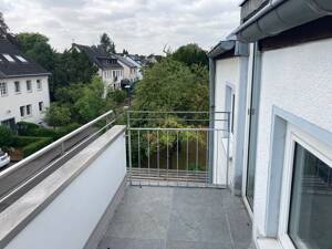 Top renovierte Wohnung im DG mit Balkon + Einbauküche – 50996 Köln – Vorschaubild 9