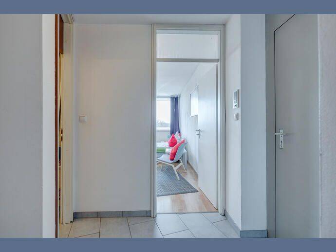 Möbliert: Helles Apartment mit Südwest-Balkon – München – Vorschaubild 9