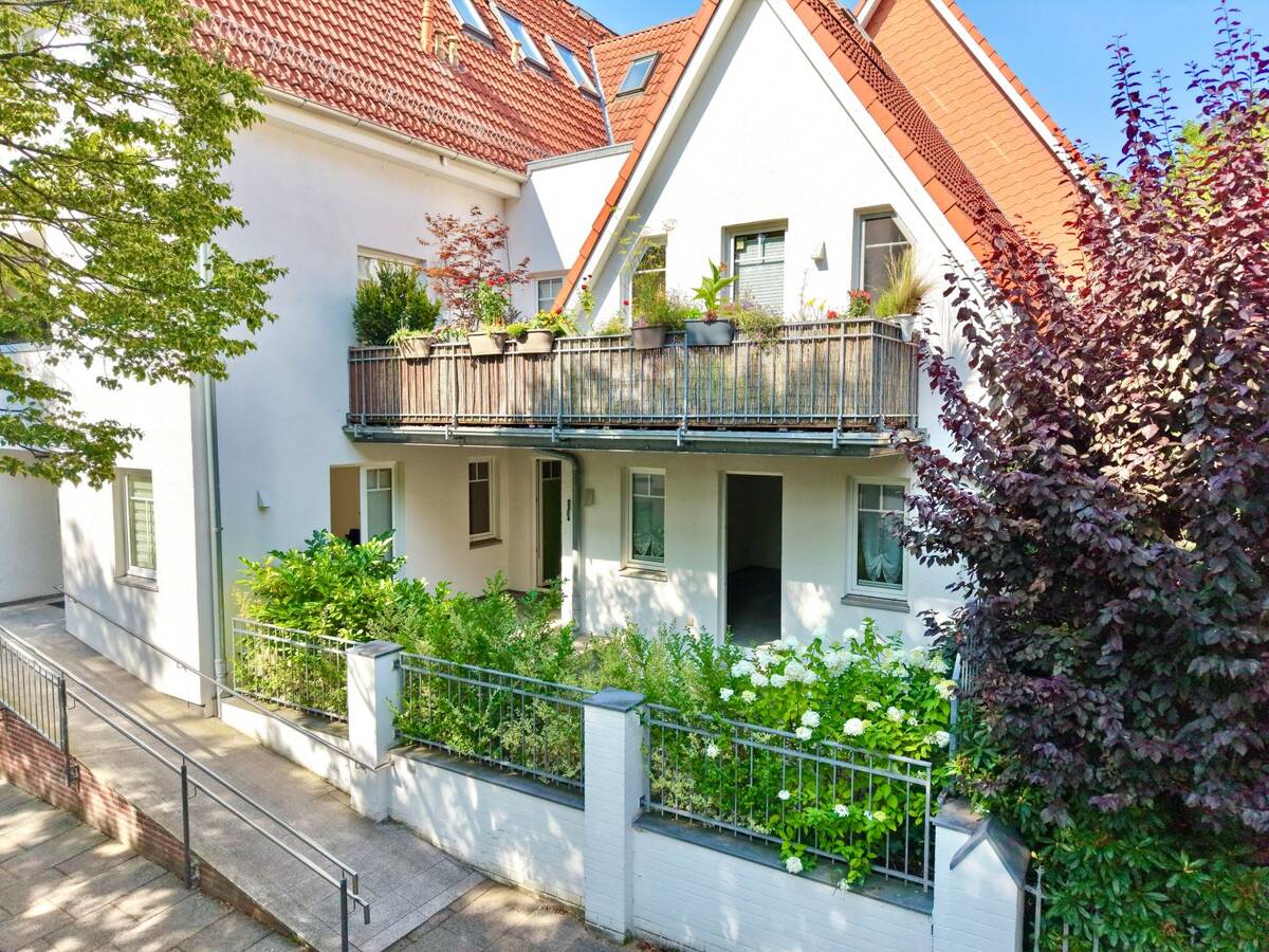 Altersgerechte Terrassenwohnung mit Tiefgarage und Aufzug – 28757 Bremen – Bild 1 von 9