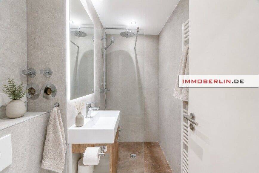 IMMOBERLIN.DE - Toplage! Komfortable Wohnung mit Sonnenbalkon beim Hubertussee – Berlin – Vorschaubild 7
