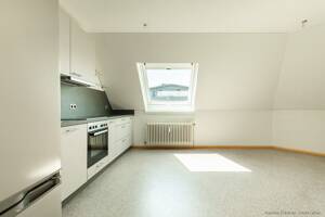 PROVISIONSFREI: 2-Zimmer-Dachgeschosswohnung mit Loggia und Blick auf das Münster in zentraler Lage – 79713 Bad Säckingen – Vorschaubild 4