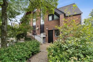 **RARITÄT MIT WOW-FAKTOR: 172 m² Wohntraum mit großzügiger Sonnenterrasse** – 40629 Düsseldorf – Vorschaubild 1