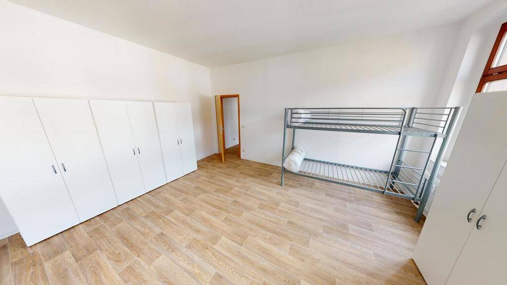 Großzügige 3-Raum-Wohnung mit Möblierung – Chemnitz – Vorschaubild 2