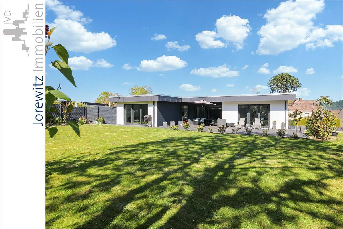 Familientipp in der Sieker-Schweiz - Sanierter Bungalow mit schönem Garten – 33605 Bielefeld – Bild 1 von 9