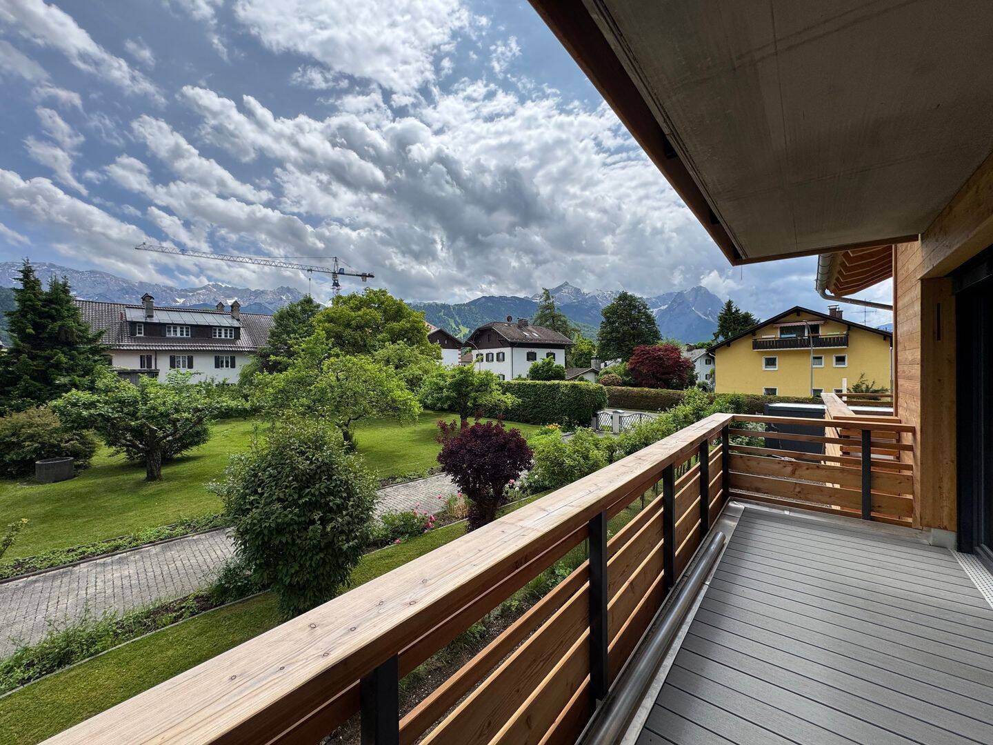 Helle Traumwohnung im Obergeschoss mit Erstbezug – Komfort, Ruhe und Ausblick COG/WE15