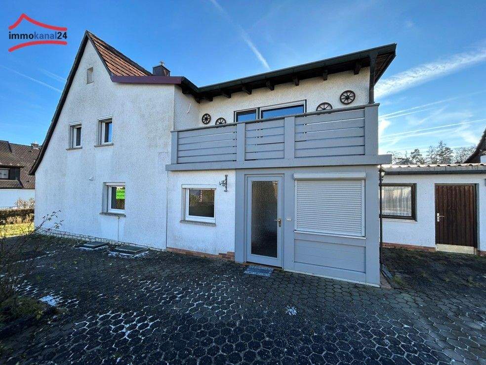 Gemütliche und gepflegte Doppelhaushälfte mit Balkon in 91757 Treuchtlingen – Treuchtlingen – Bild 1 von 9