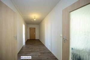 Preiswerte und interessante 3-Zimmer-Wohnung. – 1239 Dresden – Vorschaubild 5
