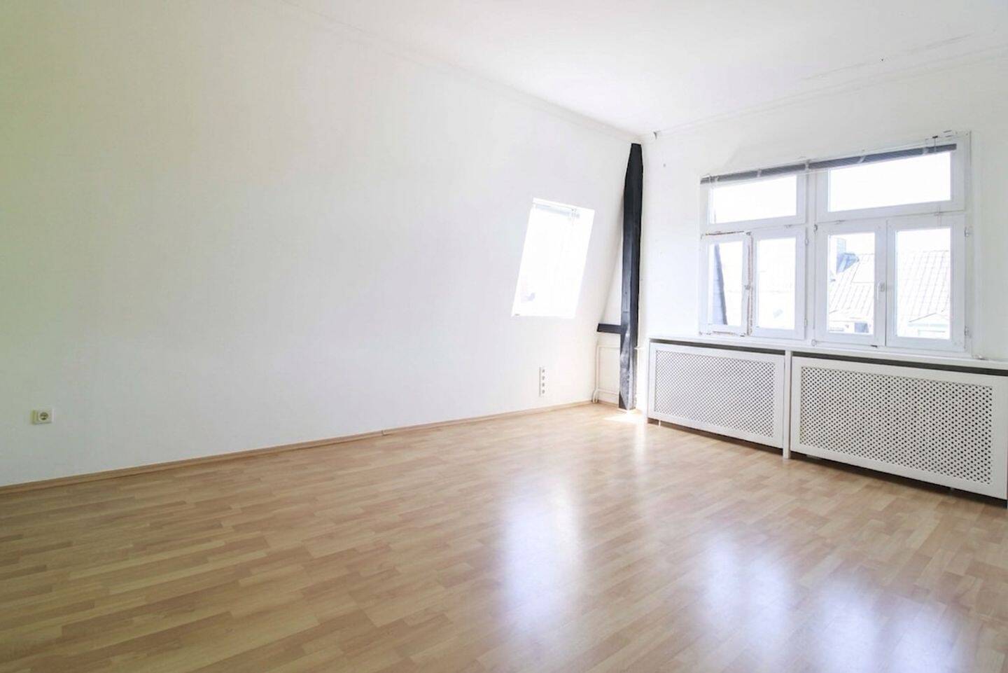Maisonette-Traum in Frankfurt-Bockenheim mit Dachterrasse und Skylineblick – Frankfurt am Main – Vorschaubild 8