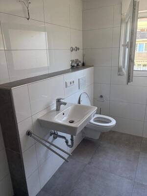 Modern & zeitlos wohnen – attraktive 2-Zimmer-Dachgeschosswohnung in Offenbach zu vermieten – 63065 Offenbach am Main – Vorschaubild 8