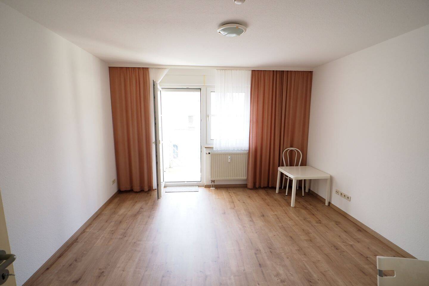 Helle, moderne und gemütliche 1-Zimmerwohnung mit Balkon in ruhiger und zentrumsnaher Lage – Nürnberg – Vorschaubild 4