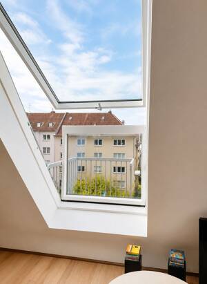Charmante sanierte 2-Zimmer DG-Wohnung / Möbliert / inkl. Einbauküche – 40235 Düsseldorf – Vorschaubild 6