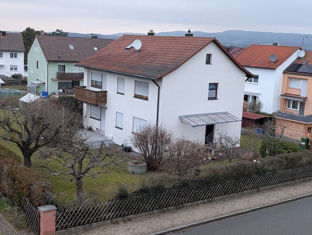 Zweifamilienhaus mit schönen, großen Garten – Eckental – Bild 1 von 9