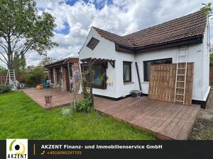 Grüne Oase - Erstbezug - frisch saniert und freistehendes Haus - Baugrundstück in Kleingartenanlage