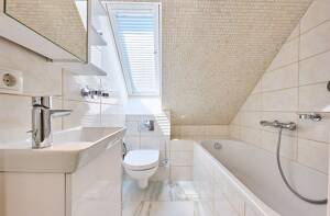 Modern sanierte Dachgeschoss-Maisonette mit besonderem Wohnflair – 80689 München – Vorschaubild 4