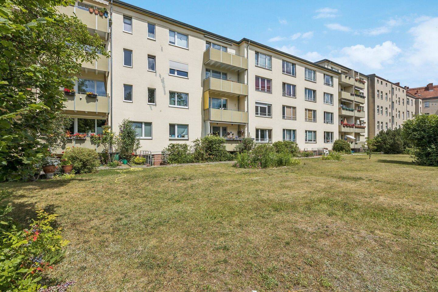 Gut geschnittene 1-Zimmer-Wohnung in Berlin-Spandau mit Stellplatz