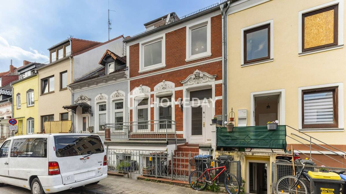 Mehrfamilienhaus mit Garten - Souterrain vermietet, Hochparterre und Dachgeschoss frei verfügbar – 28199 Bremen – Bild 1 von 9