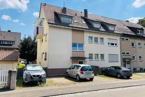 Gepflegte 2-Zimmer-Dachgeschoss mit Außenstellplatz in Stuttgart-Obertürkheim