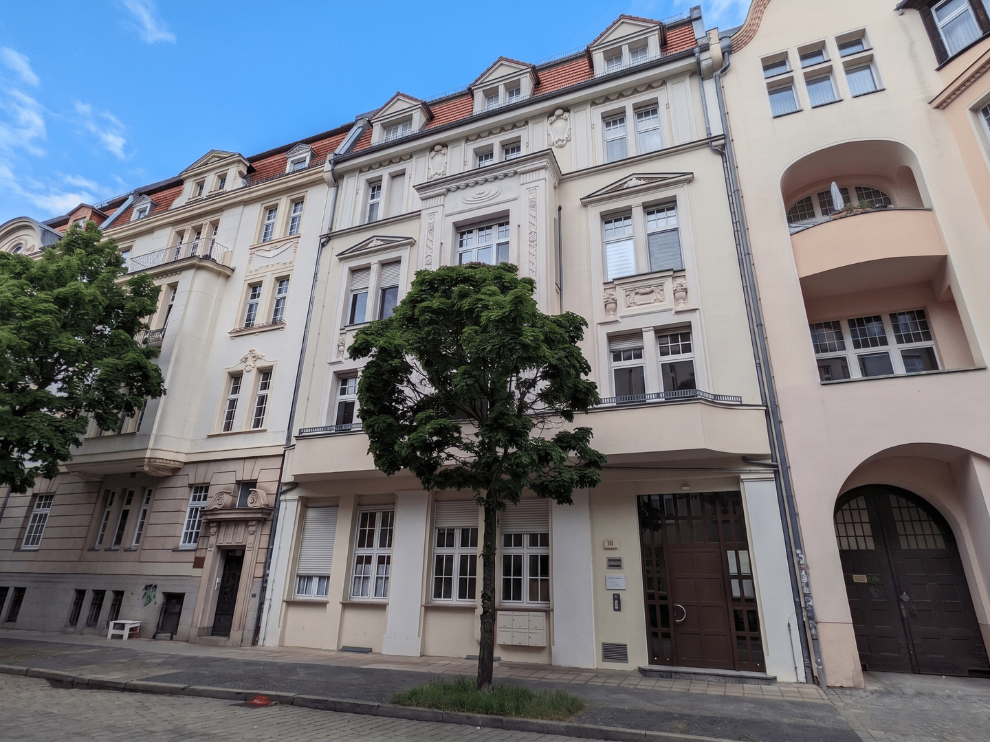 Denkmalgeschützte Altbauwohnung mit großzügigem Wohnkomfort im Zentrum von Cottbus