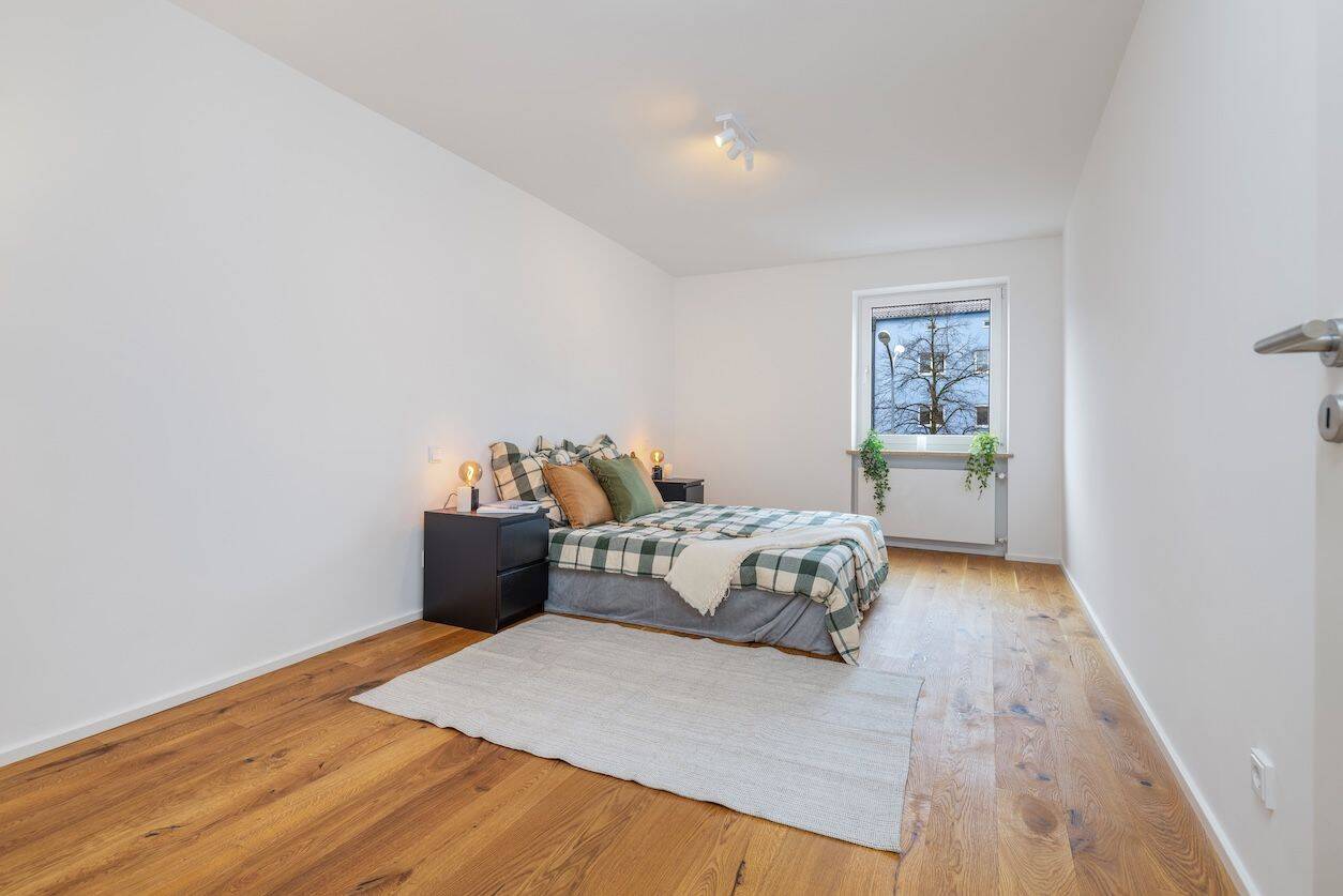 Frisch sanierte 2-ZKB mit West-Balkon & TG-Stellplatz in zentraler Lage - Provisionsfrei! – München – Vorschaubild 5