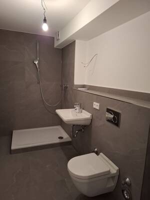 Investieren oder Eigennutzung: 2 Zimmer-Wohnung + urban und ruhig wohnen + Citylage + modernisiert! – 50674 Köln – Vorschaubild 2
