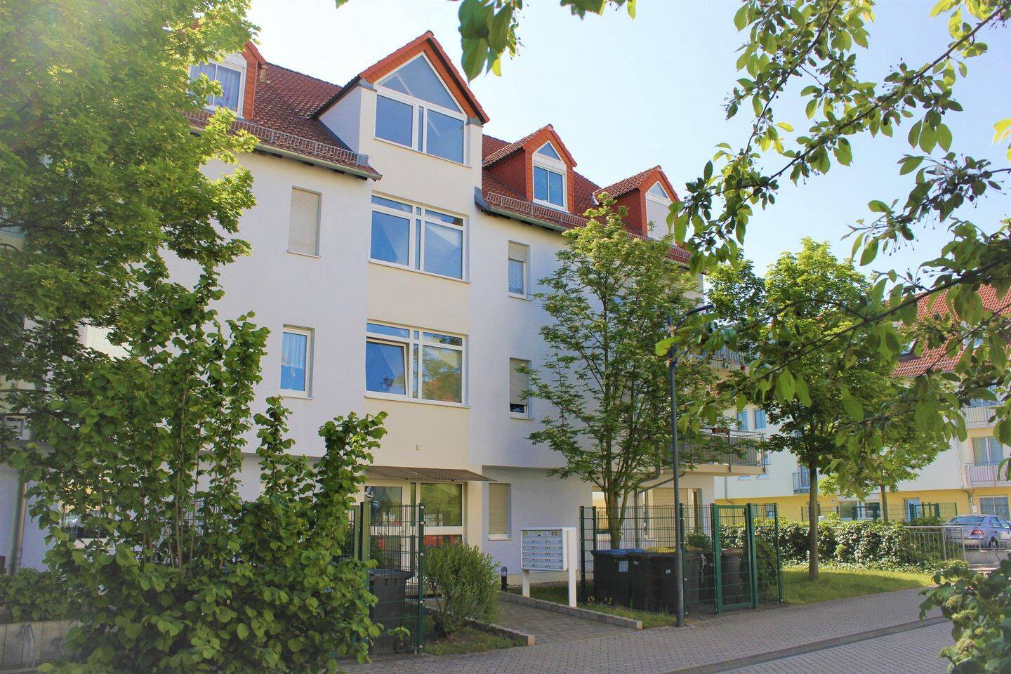 1-Raum | Balkon | Tageslichtbad | Außen-Stellplatz | Vermietet