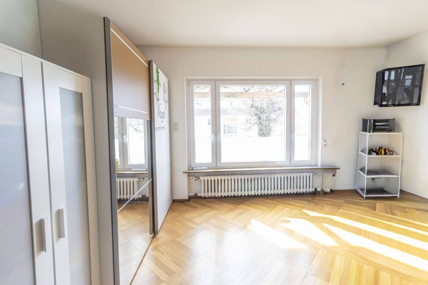 **Großzügiges Zweifamilienhaus mit Doppelgarage in begehrter und familienfreundlicher Wohnlage** – Göppingen – Vorschaubild 7
