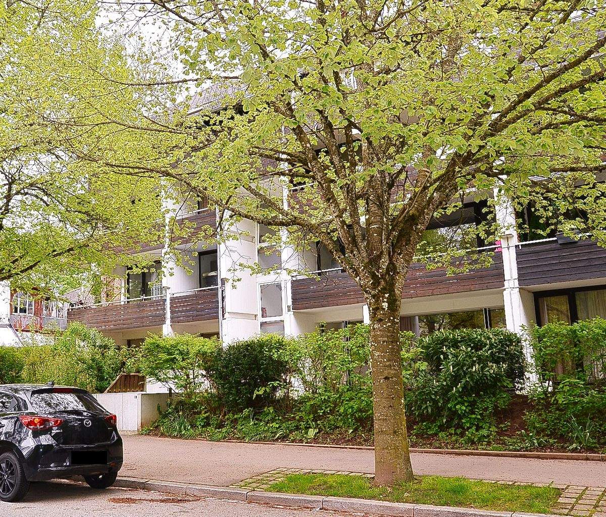 Mitten in Königsfeld i.S., 2 Zi.-ETW, Balkon und Terrasse + Tiefgaragenstellplatz optional (WhgNr.9) – Königsfeld im Schwarzwald – Bild 1 von 9