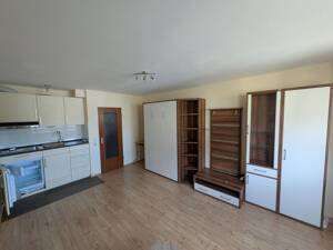 Möbliertes 1-Zimmer-Studio mit Garage & privatem Keller im Bremer Steintor – 28203 Bremen – Vorschaubild 2