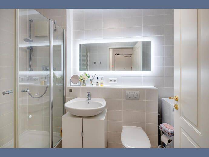 Möbliert: Sehr schöne Erdgeschosswohnung mit Loggia – München – Vorschaubild 8