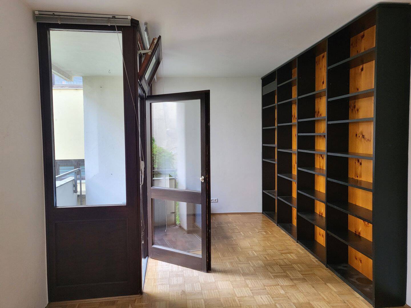 Preishammer! Schicke 2-Zimmer-Wohnung mit Loggia in der historischen Altstadt von Regensburg – Regensburg – Vorschaubild 9