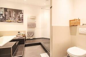 Exklusiver Altbau mit privatem Garten, moderner Raumaufteilung & variabler Wohnstruktur – 30159 Hannover – Vorschaubild 9