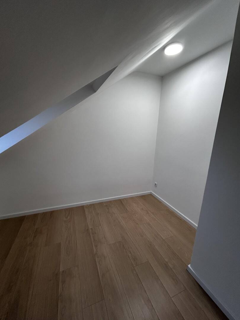 Modernisierte Dachgeschosswohnung mit Charme - 2 Zimmer in Mönchengladbach-Rheydt