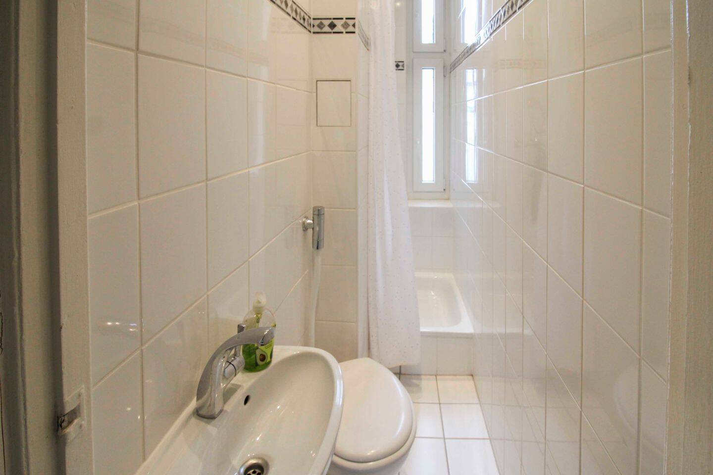 Charmante 1-Zimmer-Wohnung mit Balkon und Holzdielen in Berlin-Neukölln - sofort bezugsfrei – Berlin – Vorschaubild 4